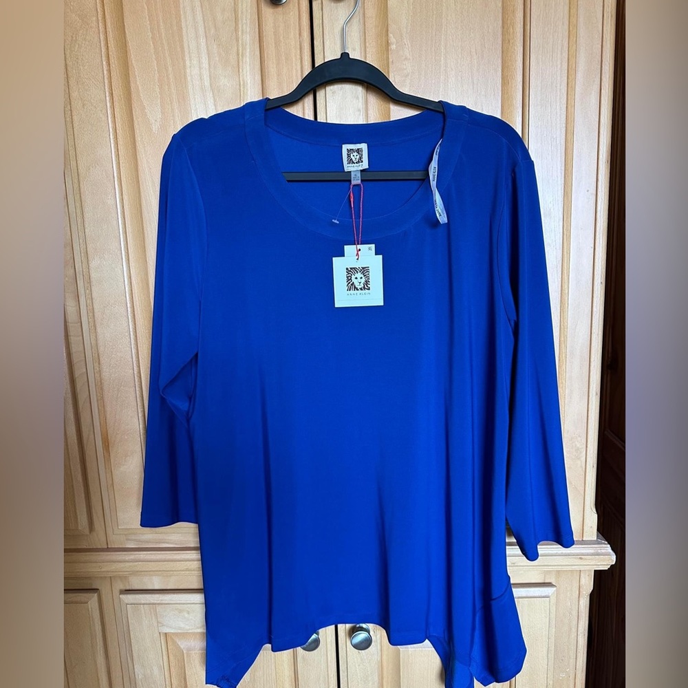 Women’s blouse. No buttons. Ann Klein new with tags.